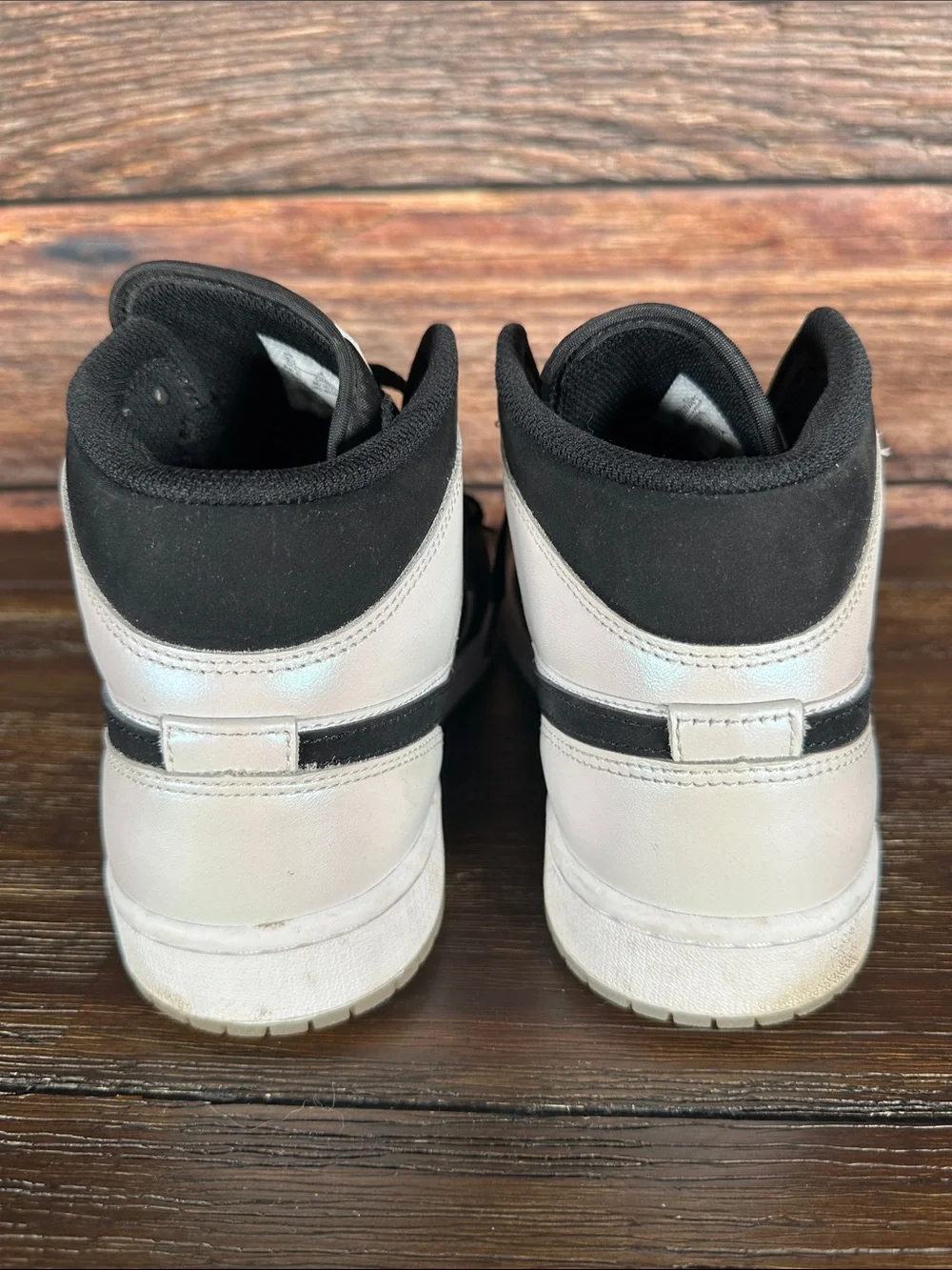 Nike Air Jordan 1 Mid SE 'Diamond' sneakers in black and Pearl white.